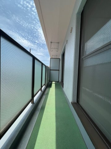 セルサス大道弐番館のバルコニー