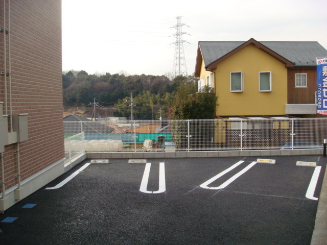 アイビー・ヒルズＤの駐車場