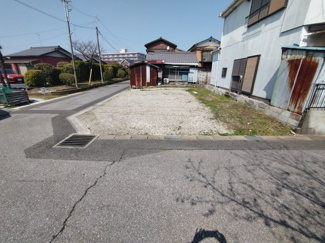【外観】 | 木更津市貝渕　土地　木更津駅 | 南西角地♪陽当たりと通風良好！建築条件ありません！お好きなプランで建築できます！！
約88㎡（約26坪）小さな店舗、事務所、自家用倉庫なども建築可能です。ご見学大歓迎です！お気軽にお問合せ下さい♪
