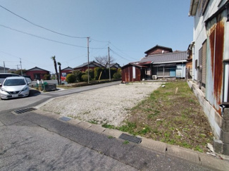 【外観】 | 木更津市貝渕　土地　木更津駅 | 南西角地♪陽当たりと通風良好！建築条件ありません！お好きなプランで建築できます！！
約88㎡（約26坪）小さな店舗、事務所、自家用倉庫なども建築可能です。ご見学大歓迎です！お気軽にお問合せ下さい♪
