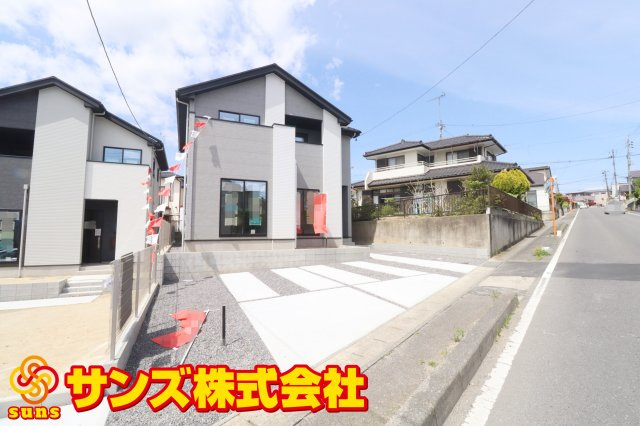 郡山市富田町字丸山　　　  ２号棟　　　富田小学校、富田中学区　の外観|南側から見た駐車場を含む外観♪
