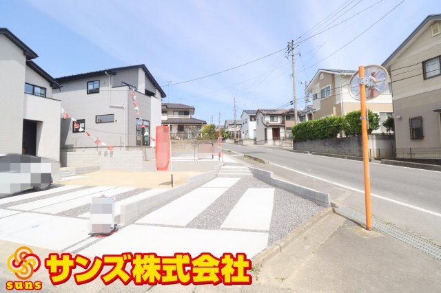 郡山市富田町字丸山　　　  ２号棟　　　富田小学校、富田中学区　の外観|南西側から見た駐車場を含む外観