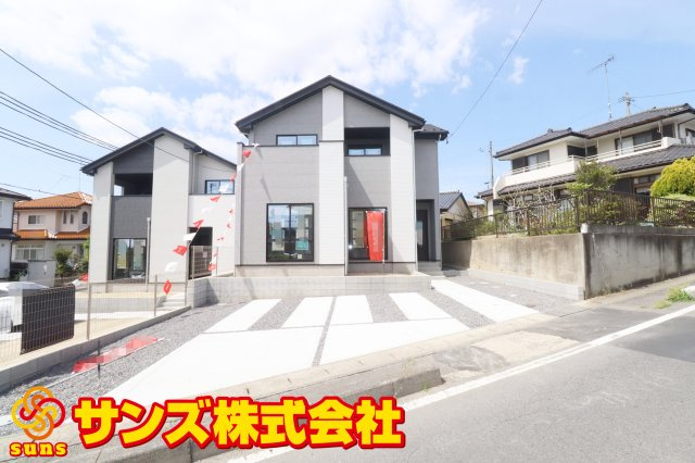 郡山市富田町字丸山　　　  ２号棟　　　富田小学校、富田中学区　の外観|南東側から見た駐車場を含む外観♪
