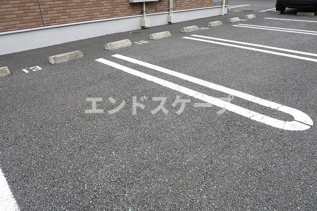 エレガンテ　フィオーレⅠの駐車場|高崎、前橋のお部屋探しはエンドスケープまで！お客様の理想お聞かせ下さい♪