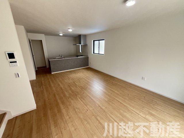 2駅利用可能　15分圏内の居間・リビング|物件の詳細についてもお気軽にお電話ください