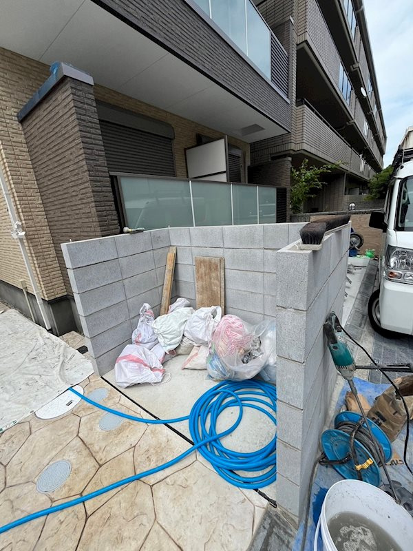 尼崎市三反田町２丁目のアパートの外観