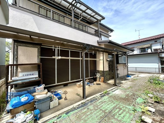 【構造・工法・仕様】 | 木造住宅とは土台、壁、柱など建築物の強度を支える構造体の材に木が使用されている構造を指します。構造体は建物の自重を支えるだけではなく風圧や水圧、積裁荷重などあらゆる衝撃に耐えるための基礎です。
