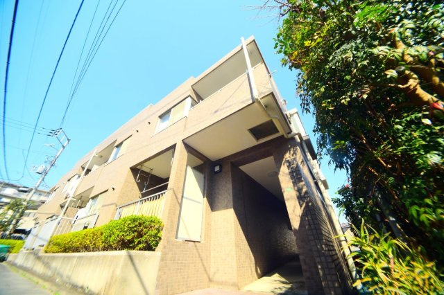 フォレスタ井土ヶ谷Ⅲの外観