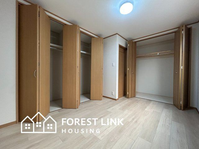 平野東４　戸建の収納|収納が備え付けられているため、タンスなどの大型家具を置く必要がなく、6帖のスペースをそのまま有効活用できます 。