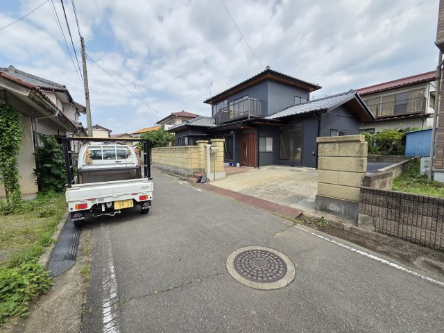 前橋市富士見町時沢　中古住宅の前面道路含む現地写真|現地写真　南側前面道路幅員約4.8ｍ