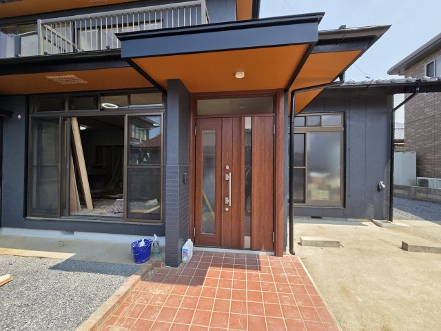 前橋市富士見町時沢　中古住宅の玄関|現地写真