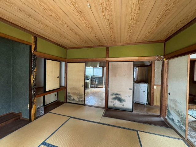 -三丁目不動産-  本庄市若泉1丁目　昭和54年築の和室|落ち着いた雰囲気の和室付きです