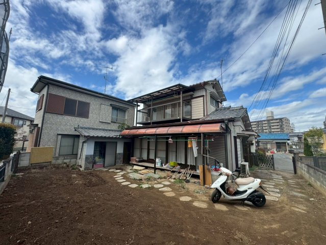 -三丁目不動産-  本庄市若泉1丁目　昭和54年築の前面道路含む現地写真|前面道路含む現地写真です