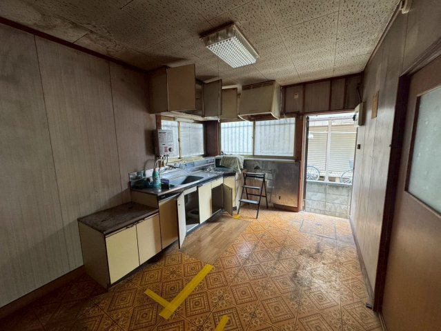 -三丁目不動産-  本庄市若泉1丁目　昭和54年築のキッチン|きれいなキッチンです
