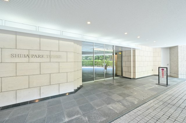 芝パーク・タワーのエントランス|清潔なエントランスです