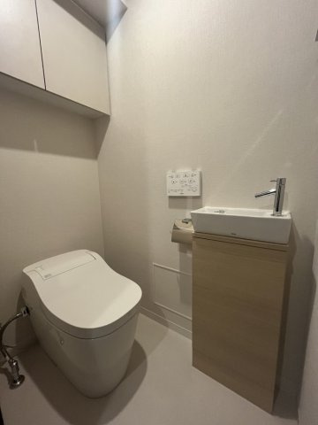 ルジェンテ早稲田のトイレ|落ち着いた色調のトイレです
