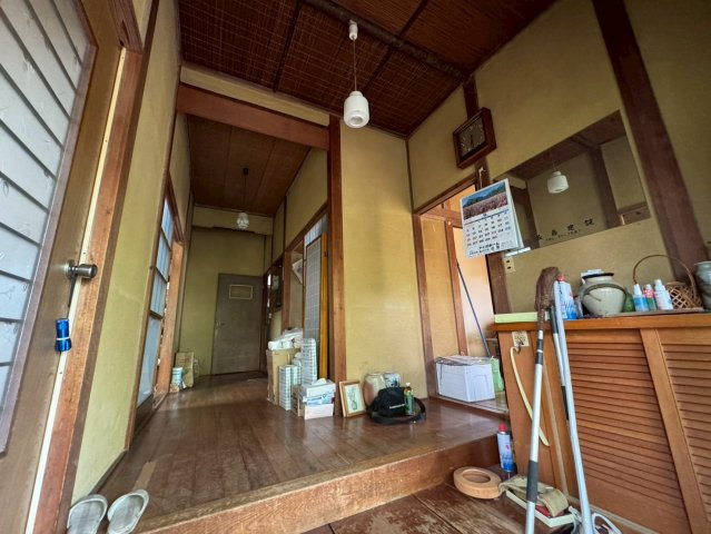 -三丁目不動産-　深谷市明戸　茶室付きの玄関|シンプルで使いやすい玄関です