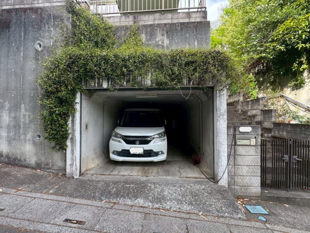 -三丁目不動産-　寄居町桜沢　平成4年築の駐車場