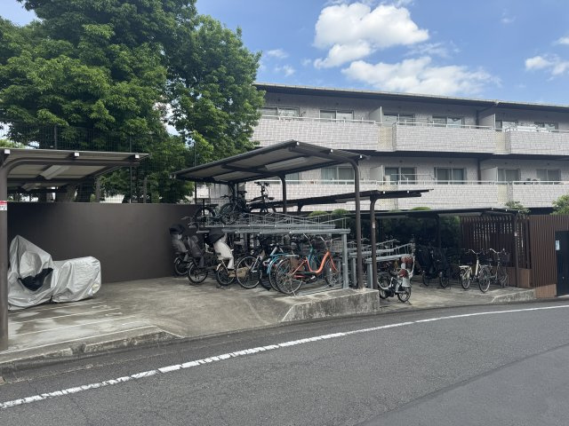 ドレッセリノ青葉台の駐輪場