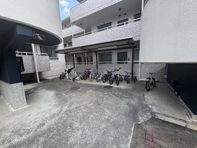ドレッセリノ青葉台の駐輪場