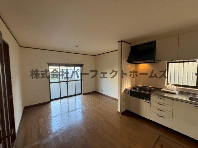 大垣内町1丁目戸建　賃貸の居間・リビング|ゆったり過ごせる居間です