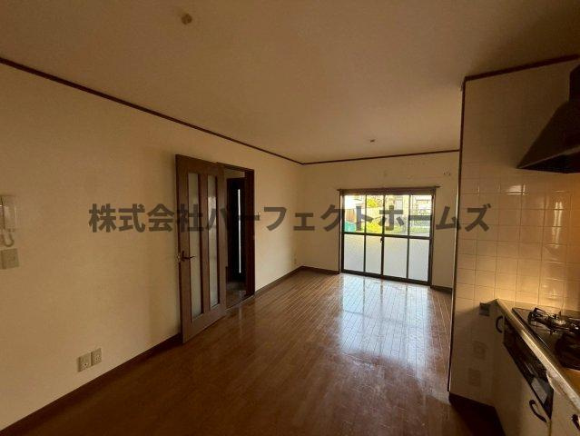 大垣内町1丁目戸建　賃貸の居間・リビング|使いやすい居間です
