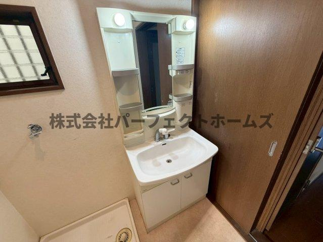 大垣内町1丁目戸建　賃貸の独立洗面台|独立洗面台、朝の身支度には欠かせません