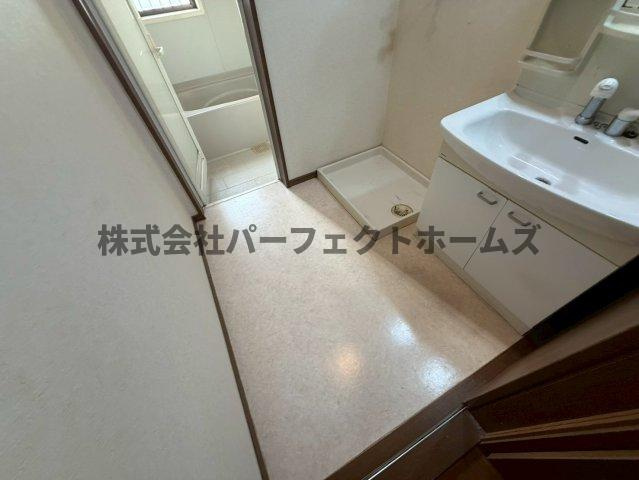 大垣内町1丁目戸建　賃貸の洗面所|コンパクトで使いやすい洗面所