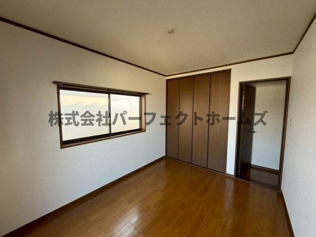 大垣内町1丁目戸建　賃貸の居間・リビング|ゆったり過ごせるリビングです
