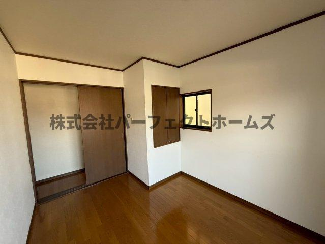 大垣内町1丁目戸建　賃貸の居間・リビング|ゆったりとした居間です