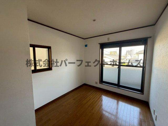 大垣内町1丁目戸建　賃貸の居間・リビング|居間です