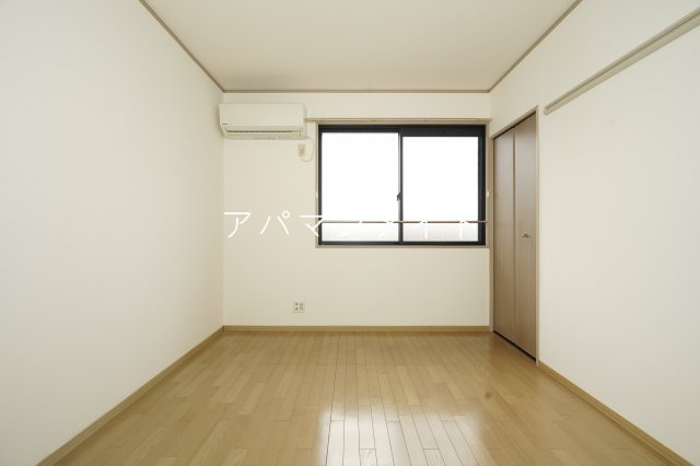 【寝室】 | パークサイド上矢部B | 落ち着いて過ごせるお部屋なので、寝室にいかがでしょうか