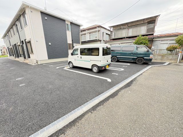 ヴェリテ昭島の駐車場