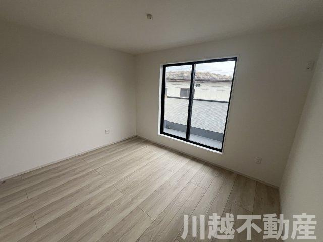 小学校が近くお子様も安心の洋室|チャイルドシートご用意しています