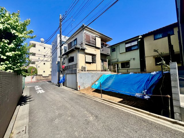 練馬区桜台3丁目　氷川台駅徒歩5分　建築条件付き売地の前面道路含む現地写真