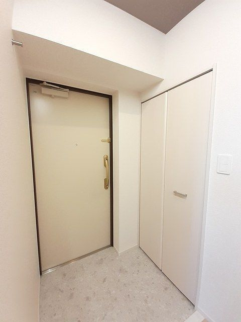 リヴェール武蔵砂川の玄関
