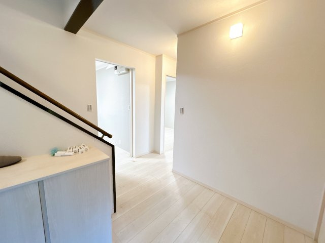 いわき市久之浜町末続　中古住宅 陽当たり良好！オーシャンビュー！4SLDK 不動産プラスのその他|廊下です。広々しているのでお荷物を持っていてもゆったりと通行可能です。