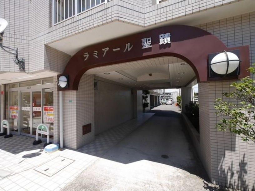 ラミアール聖蹟のエントランス