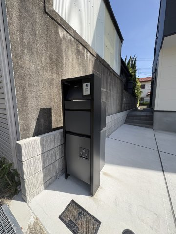 須磨区友が丘１丁目　築浅　中古戸建てのその他|モニター付きインターホンに便利な宅配ボックスもついています