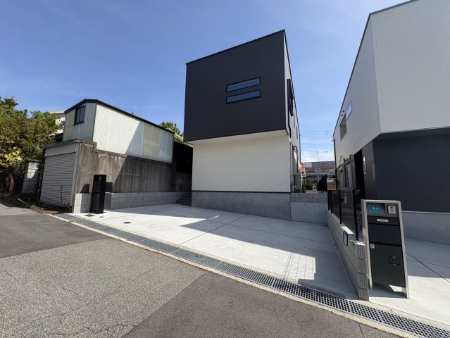 須磨区友が丘１丁目　築浅　中古戸建ての外観|きれいな外観です