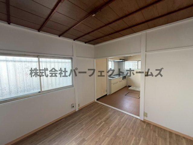 楠根南町テラスハウス　賃貸の居間・リビング|居間です