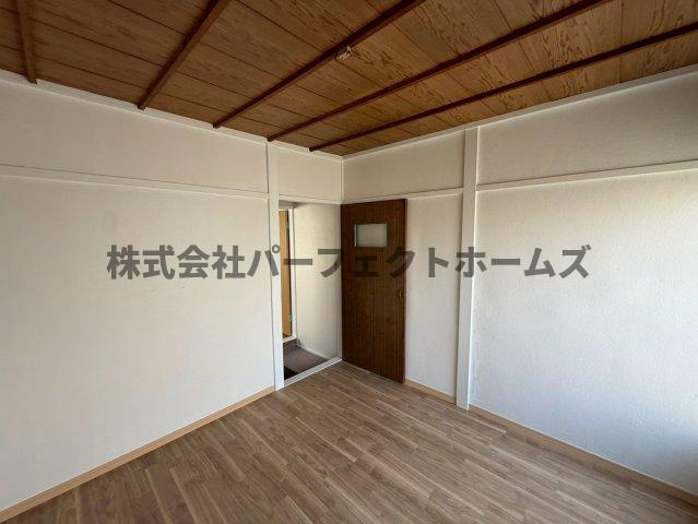 楠根南町テラスハウス　賃貸の居間・リビング|使いやすい居間です