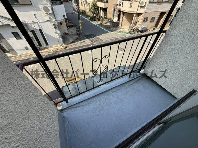楠根南町テラスハウス　賃貸のバルコニー|バルコニーがあります