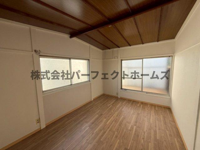 楠根南町テラスハウス　賃貸の居間・リビング|居間です