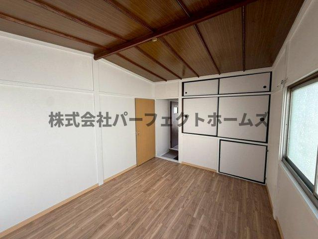 楠根南町テラスハウス　賃貸の居間・リビング|ゆったりとした居間です