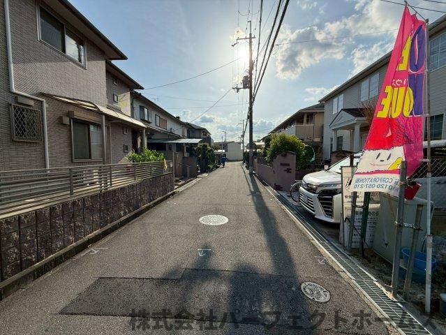 【前面道路含む現地写真】の画像
