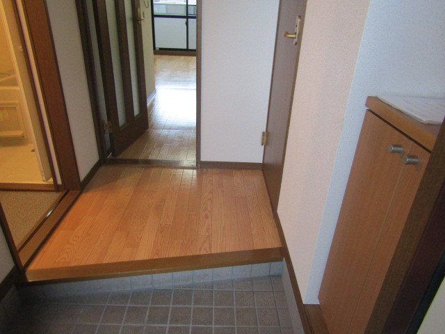 グリーンヒルズの玄関|落ち着いた玄関です