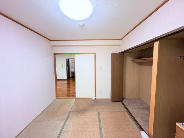 リヴィアンスエーゼットの和室|和室1　お庭にも行けます