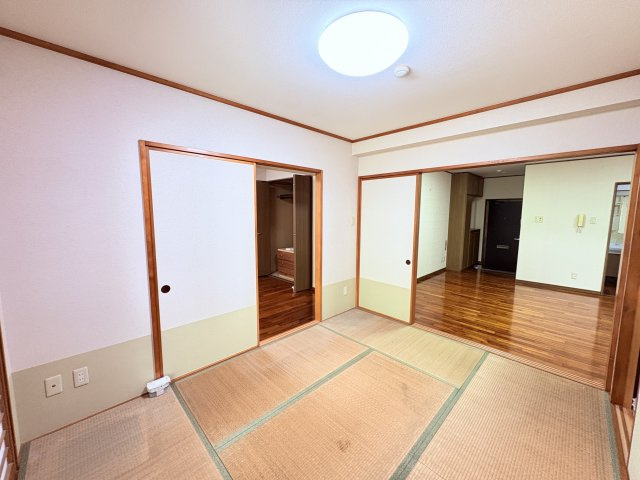 リヴィアンスエーゼットの和室|和室2　隣の洋室とも繋がっています