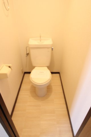 シャリテ西味鋺　Ｓ棟のトイレ|コンパクトで使いやすいトイレです